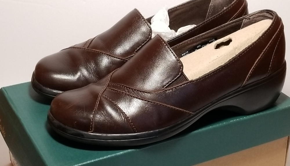 Clarks Blackberry Dark Brown Slip On Loafers Sz 6